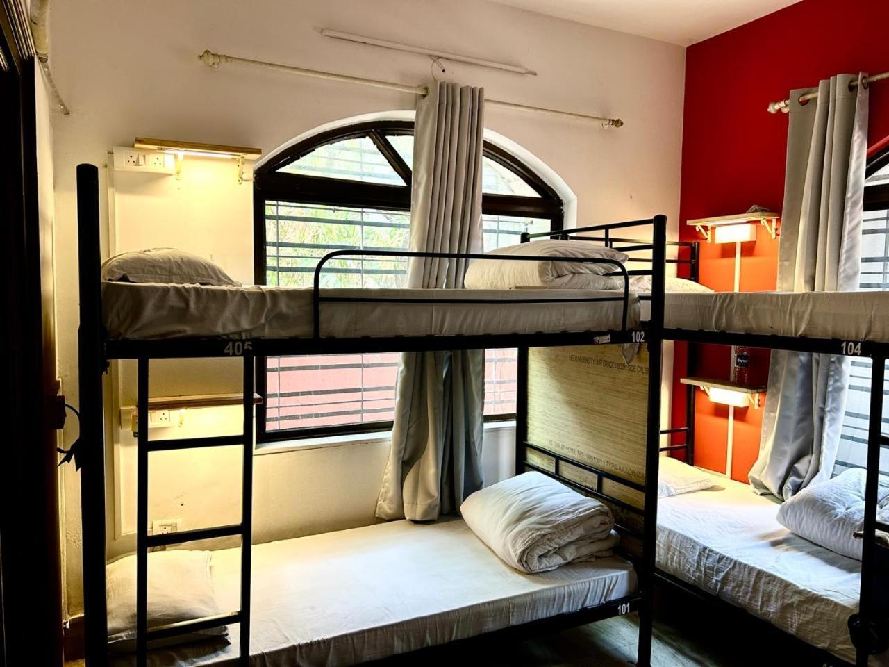 Hostel Lifespace- Twin Bungalow With Pods, Bunks, Private Rooms, Cowork & Cafe 浦那 外观 照片